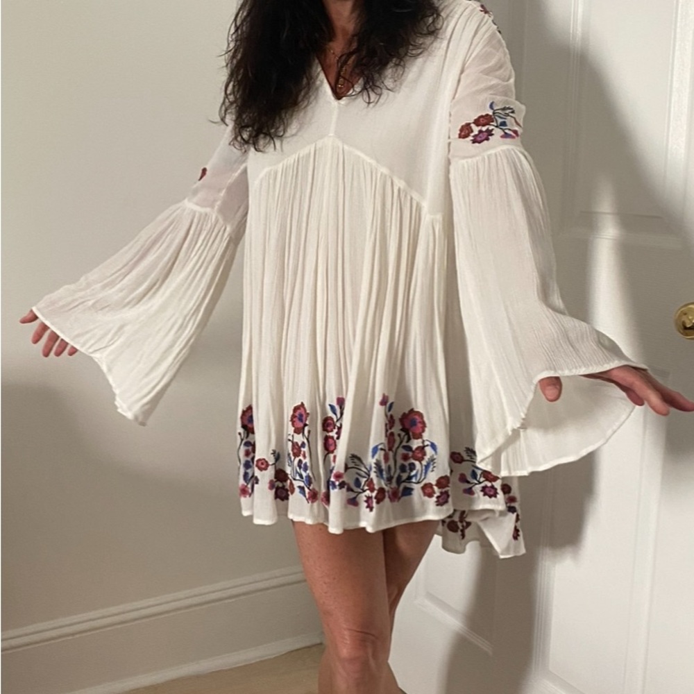 Free people Embroidered Vintage Dress/Tunic In great condition.   Size xs